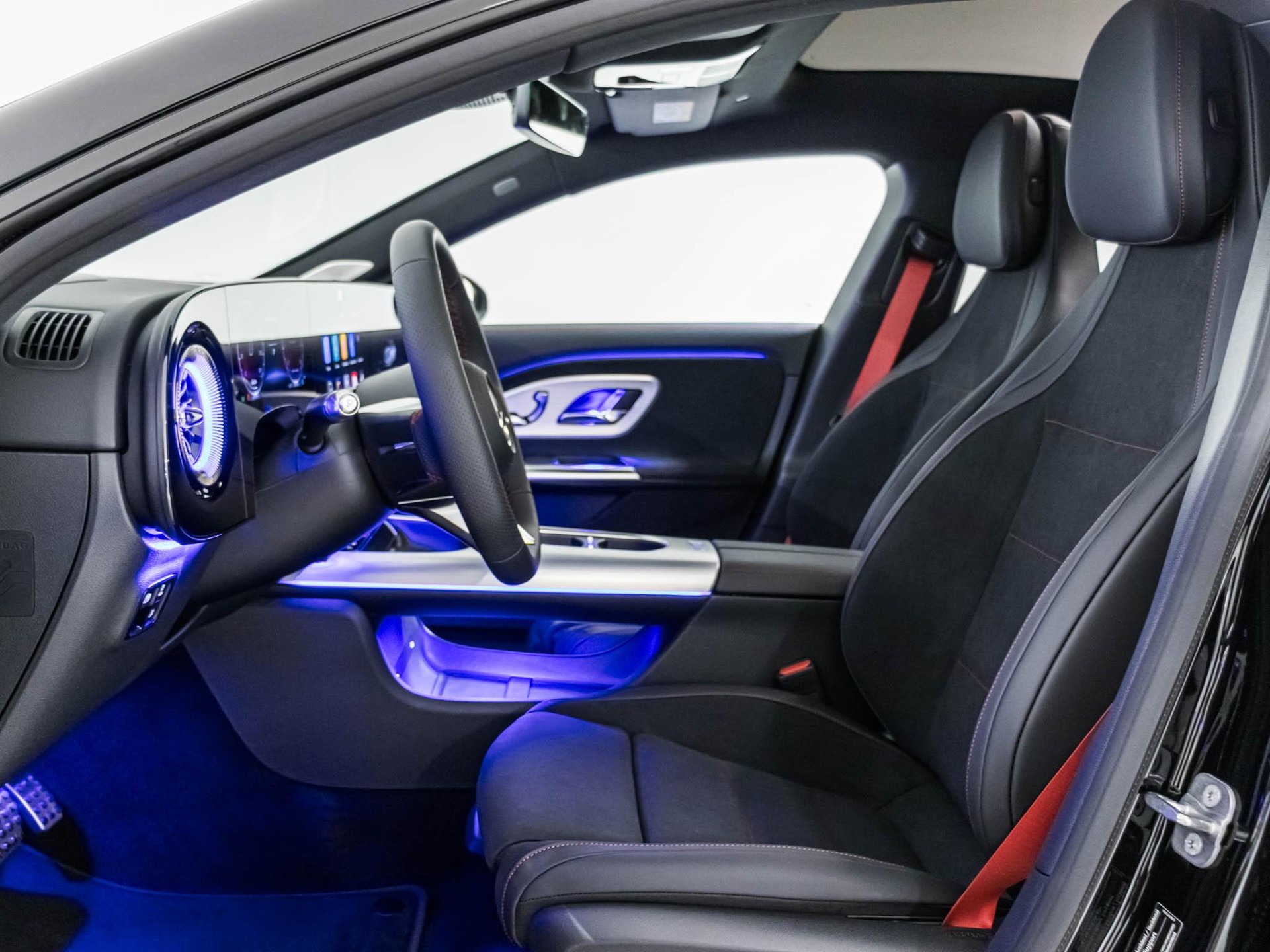 MERCEDES-BENZ CLA 220 4MATIC-image-6