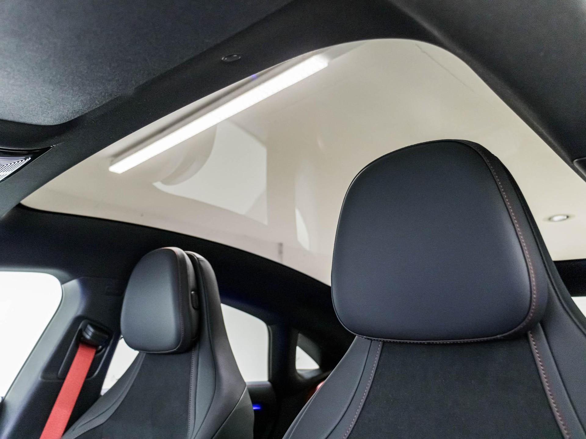 MERCEDES-BENZ CLA 220 4MATIC-image-8