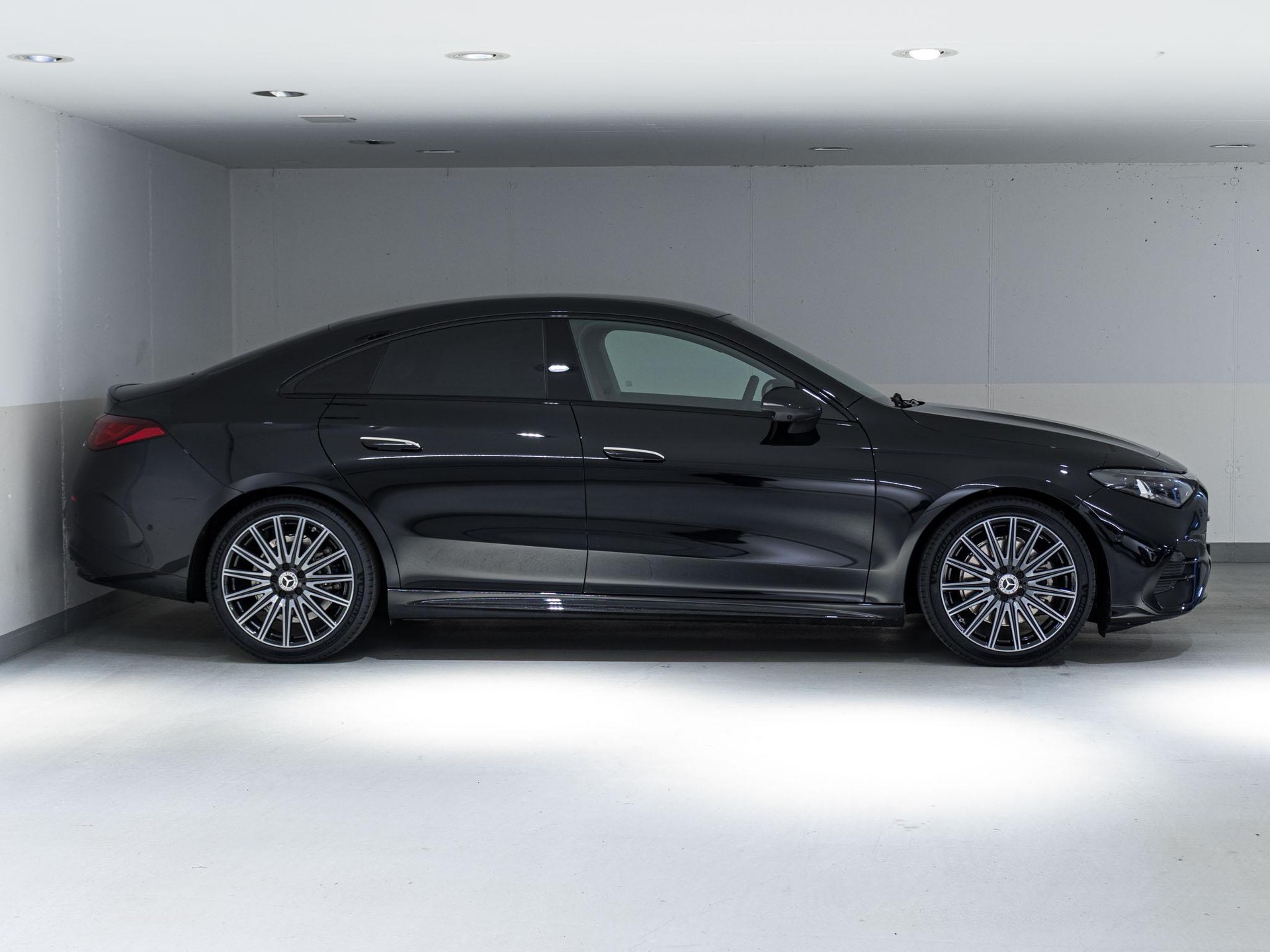 MERCEDES-BENZ CLA 220 4MATIC-image-1