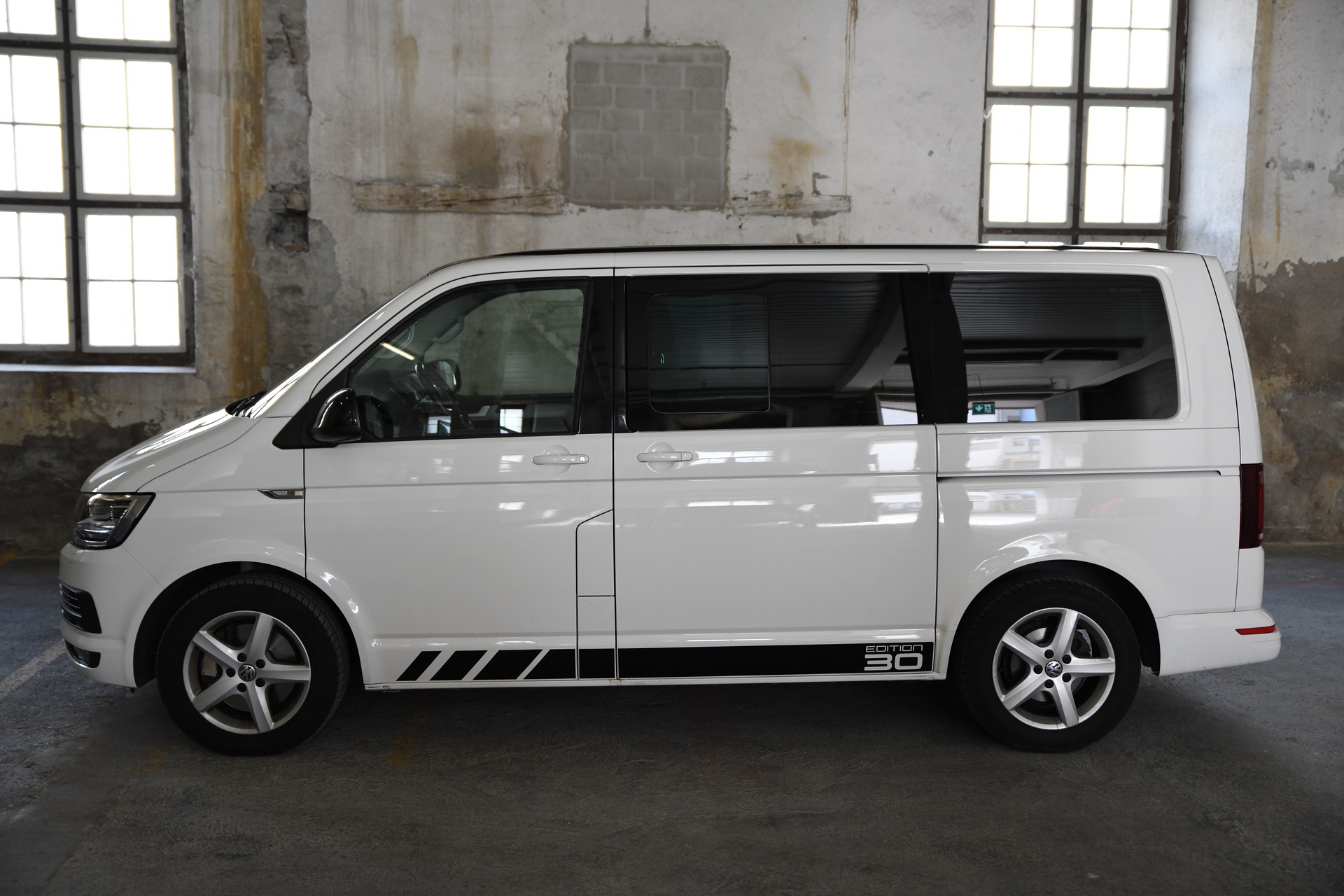 VW T6 Multivan 2.0 Bi-TDI Comfortline Ed. 30 4Mot DSG mit fortlaufender Anschlussgarantie, frisch ab Service und MFK-image-2