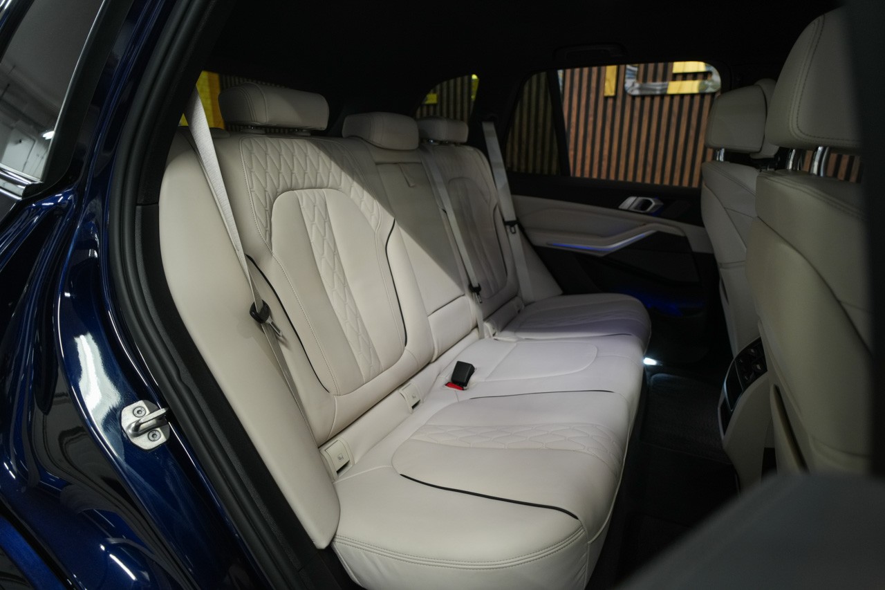 BMW X5 xDrive 48V 40d M Sport Steptronic-image-15