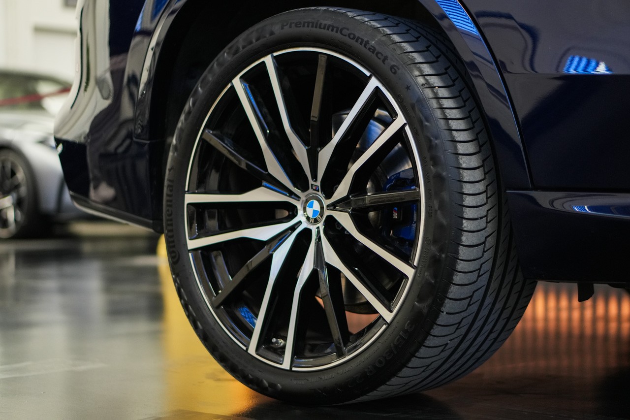 BMW X5 xDrive 48V 40d M Sport Steptronic-image-9