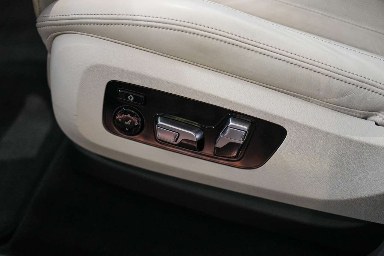 BMW X5 xDrive 48V 40d M Sport Steptronic-image-23