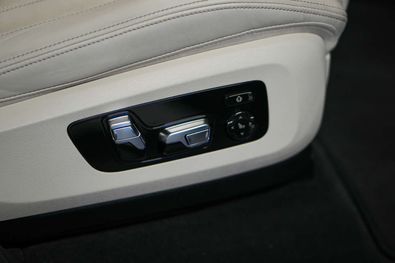 BMW X5 xDrive 48V 40d M Sport Steptronic-image-25