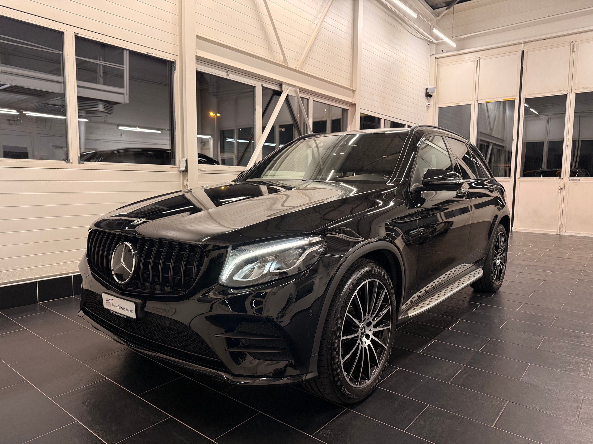 MERCEDES-BENZ GLC 250 AMG Line 4Matic 9G-Tronic
