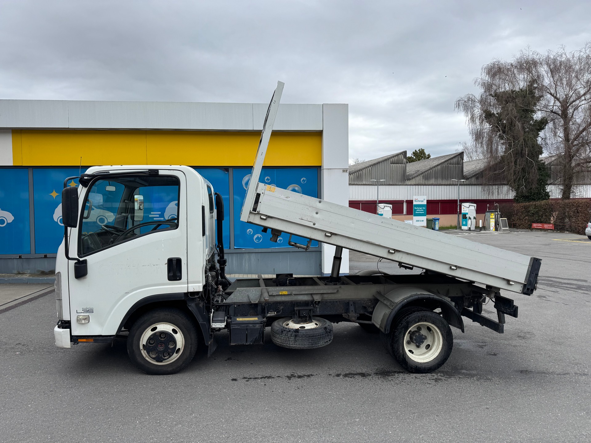 ISUZU NLR 85A - LS 35 F