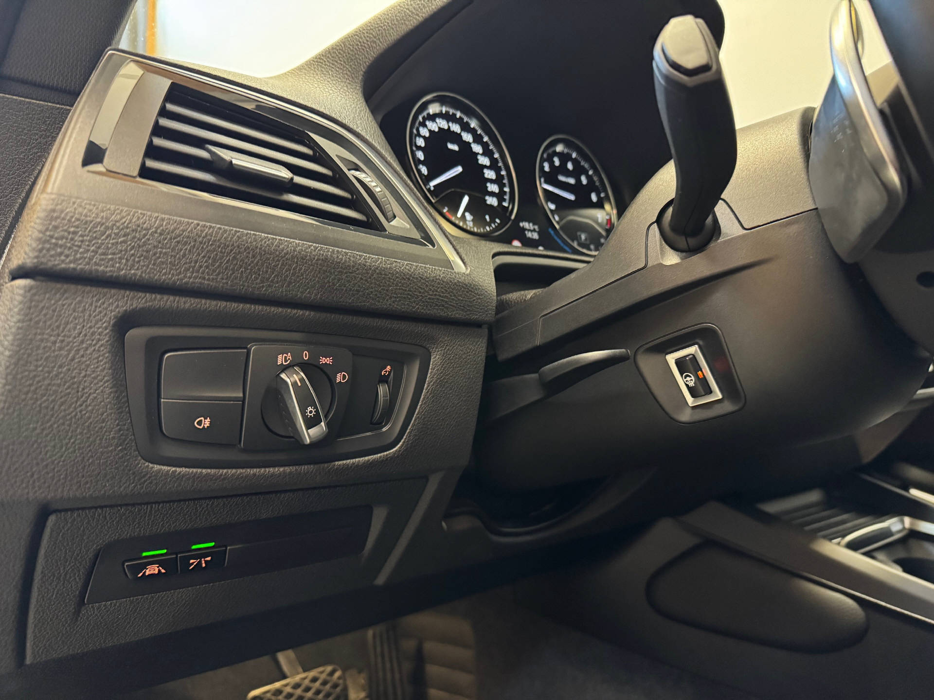 BMW M140i xDrive-image-10