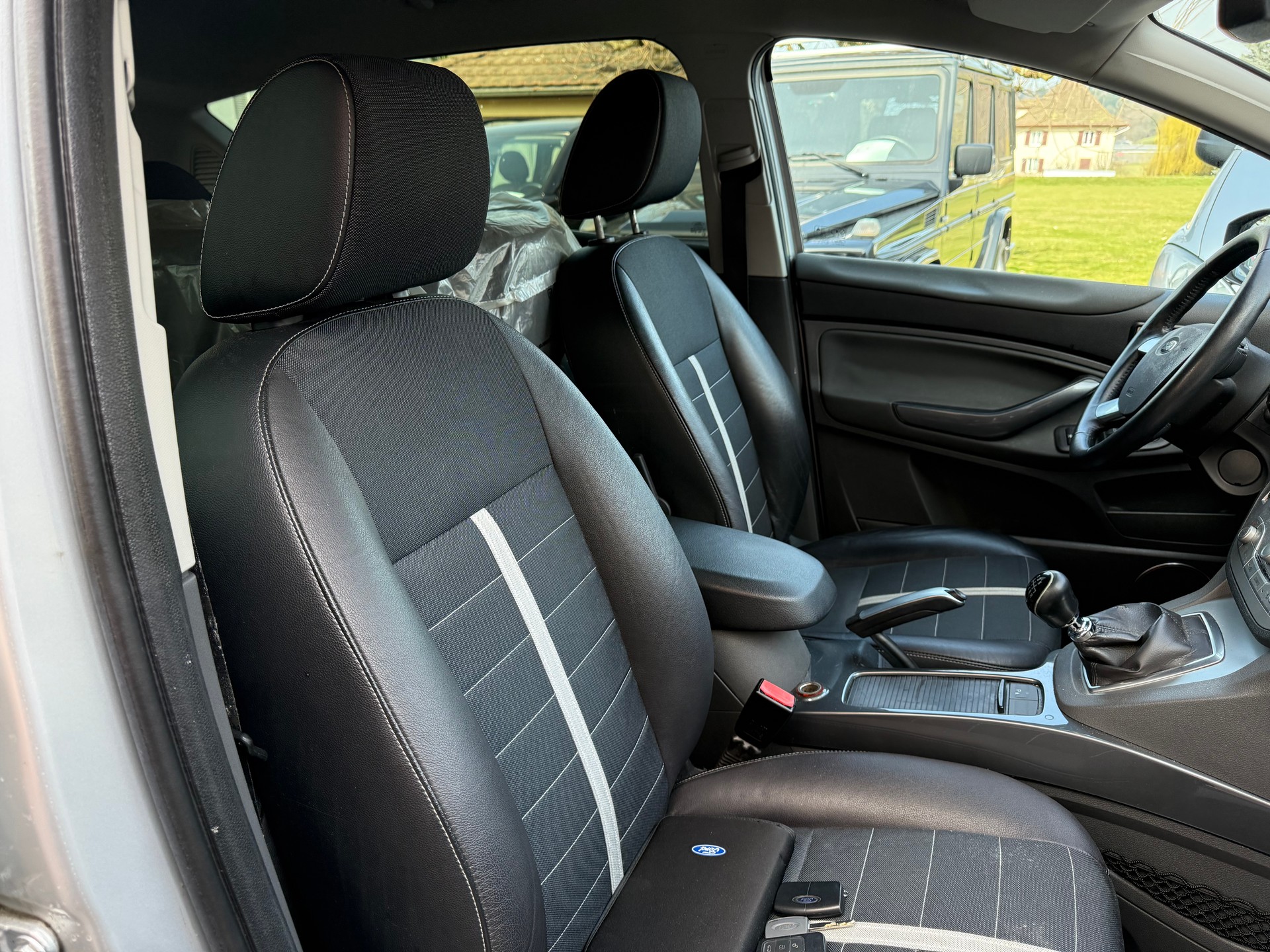 FORD Kuga 2.5 Turbo Titanium 4WD-image-10