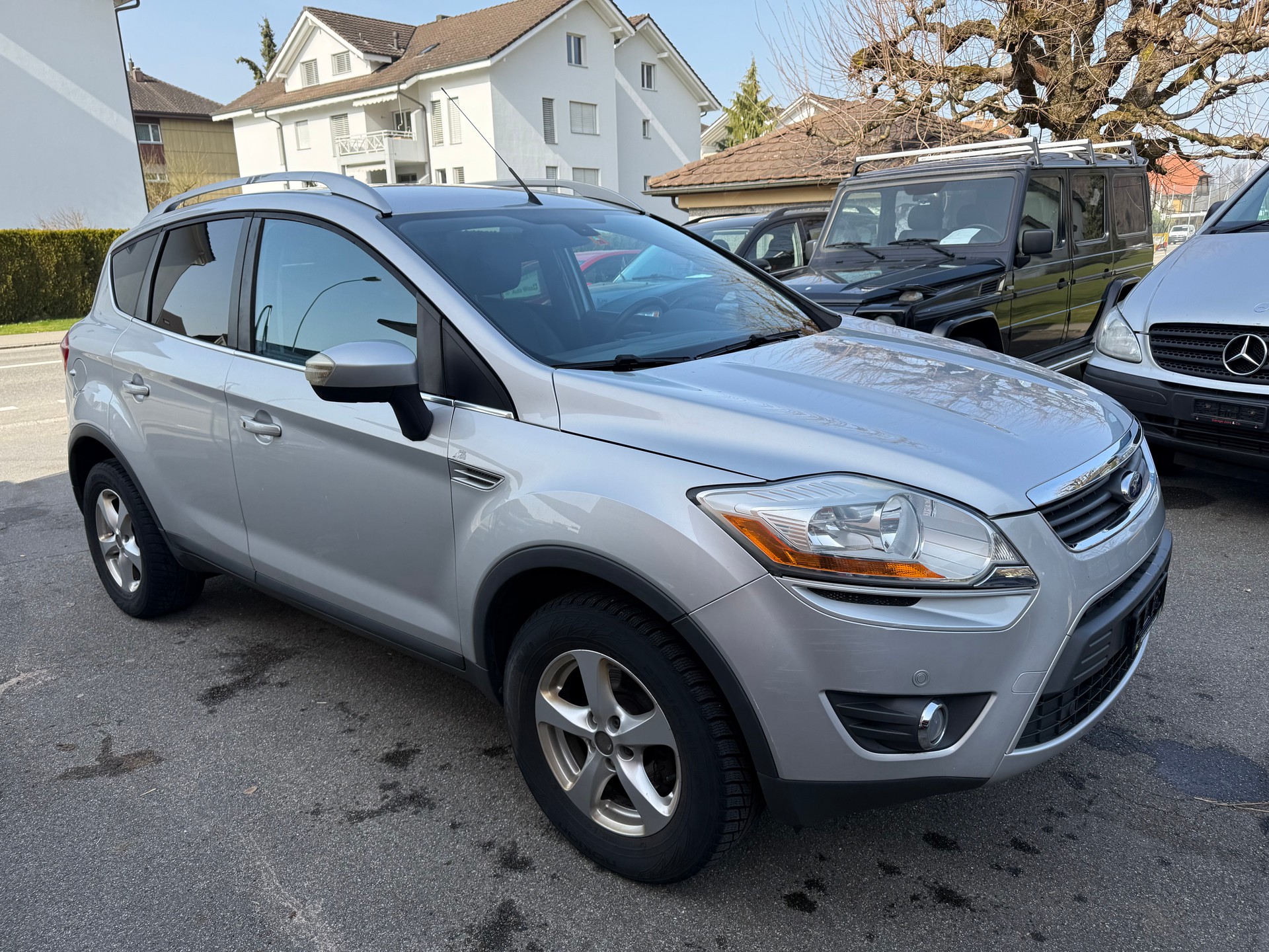 FORD Kuga 2.5 Turbo Titanium 4WD-image-2