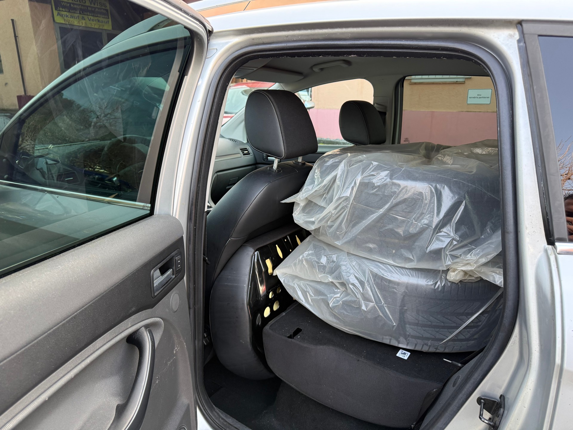 FORD Kuga 2.5 Turbo Titanium 4WD-image-6