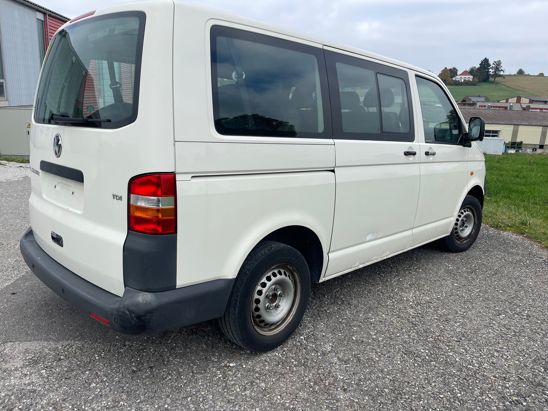 VW T5 Caravelle Comfort 1.9 TDI PD 9places climatisé-image-11