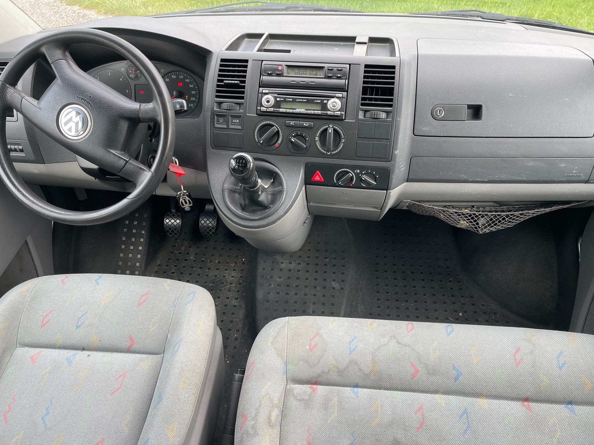 VW T5 Caravelle Comfort 1.9 TDI PD 9places climatisé-image-6