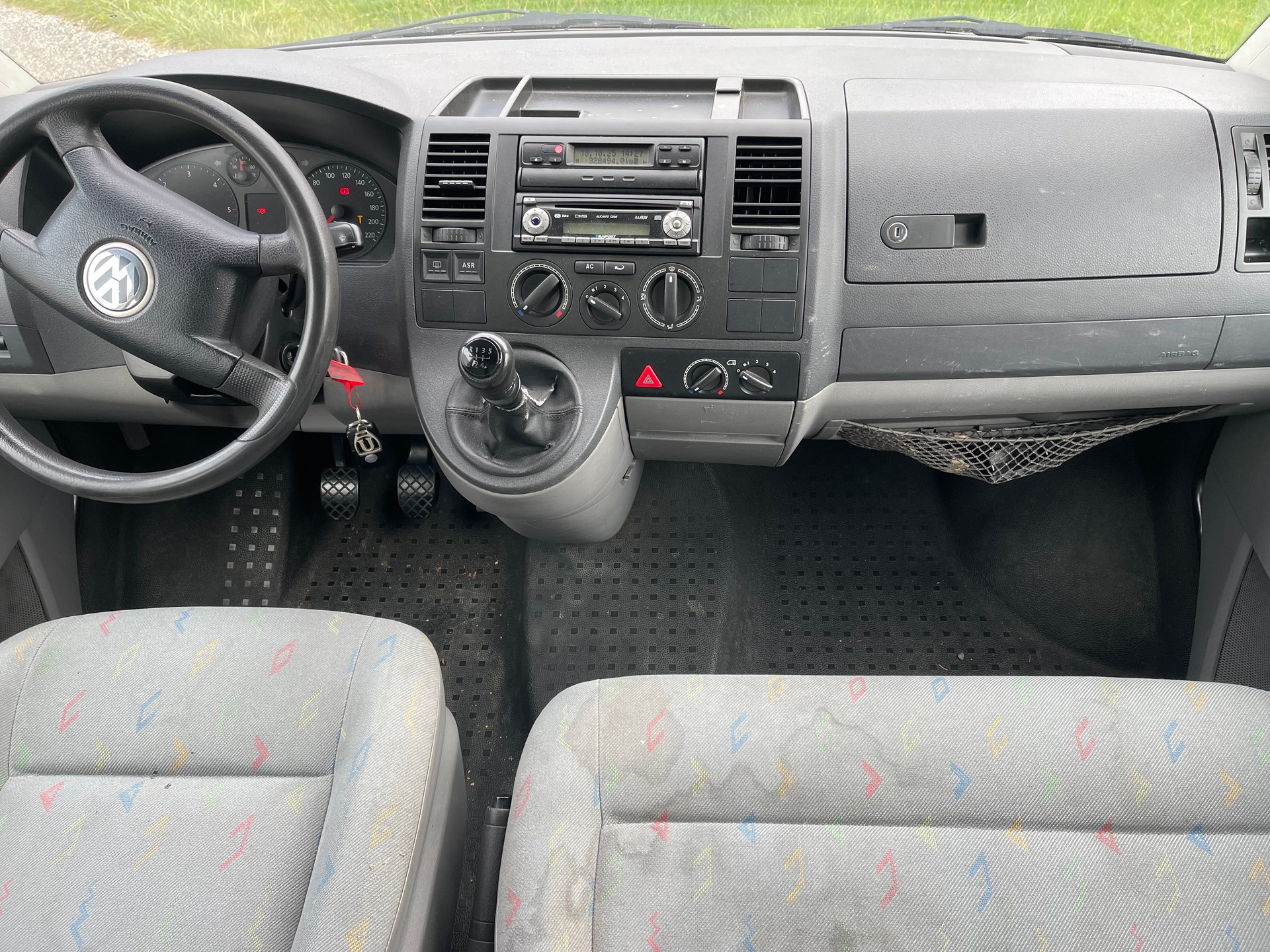 VW T5 Caravelle Comfort 1.9 TDI PD 9places climatisé-image-12