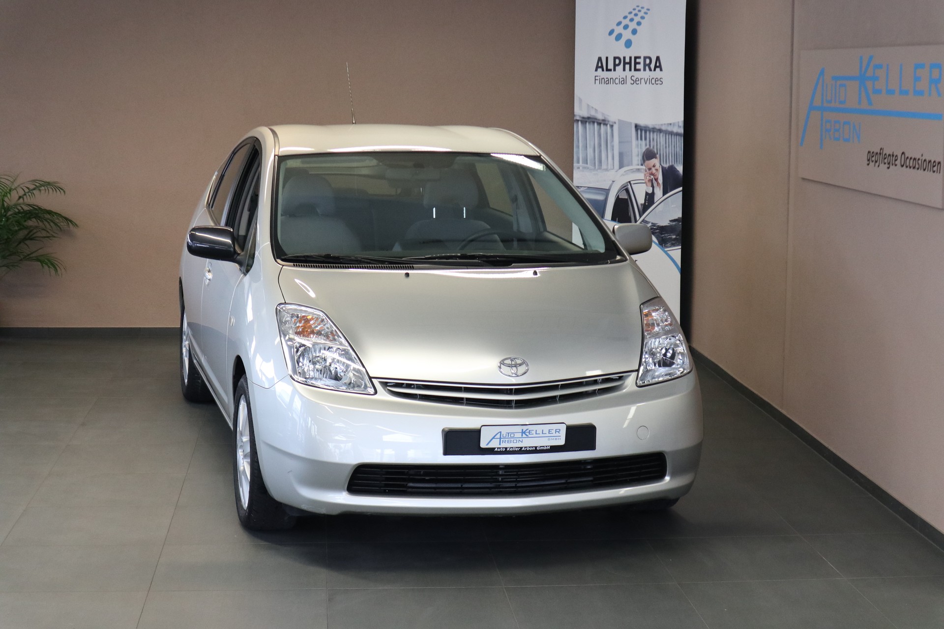 TOYOTA Prius 1.5 16V Hybrid-image-2