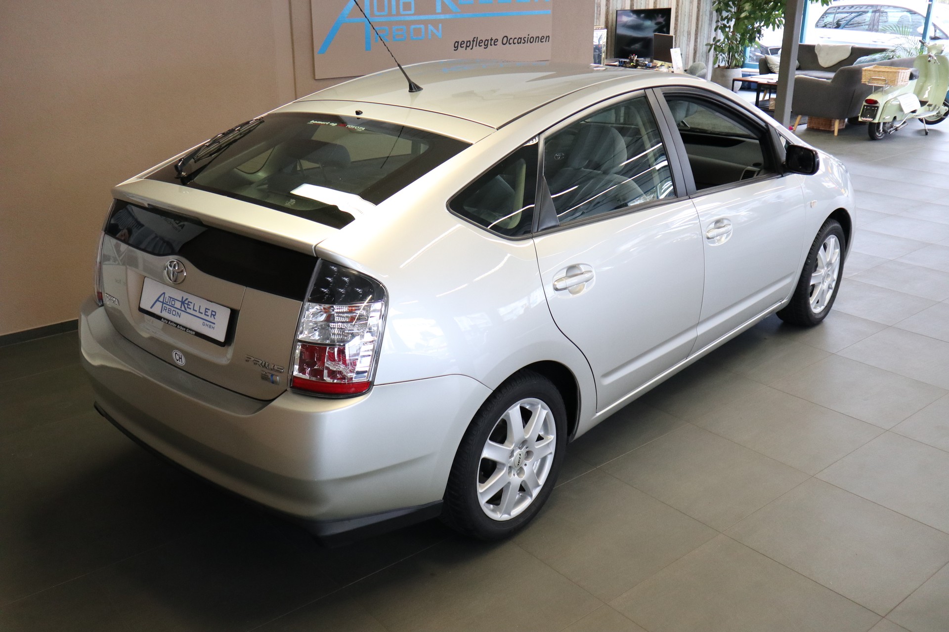 TOYOTA Prius 1.5 16V Hybrid-image-6