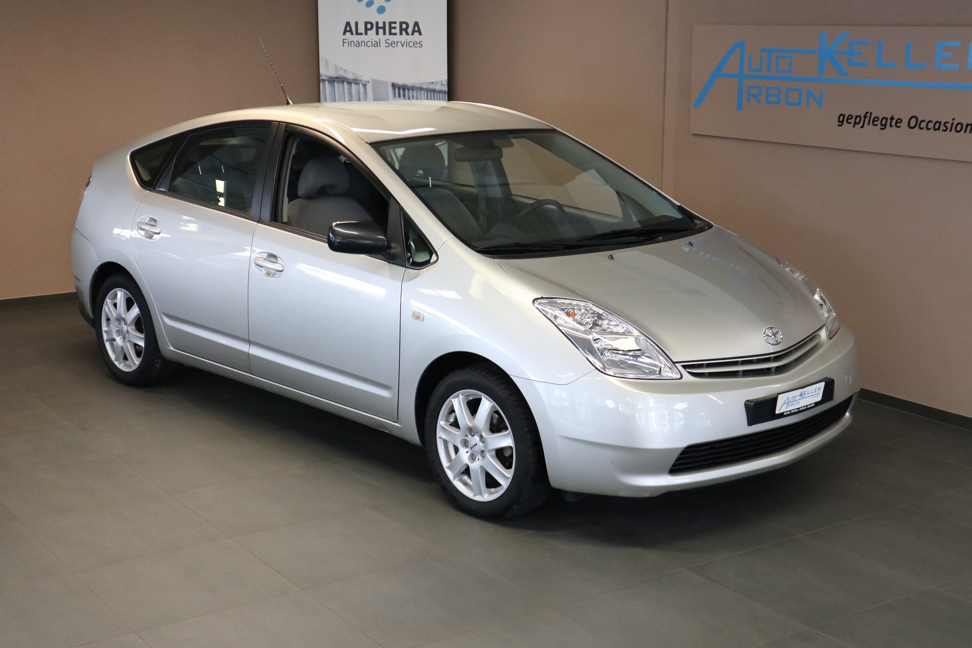 TOYOTA Prius 1.5 16V Hybrid-image-1