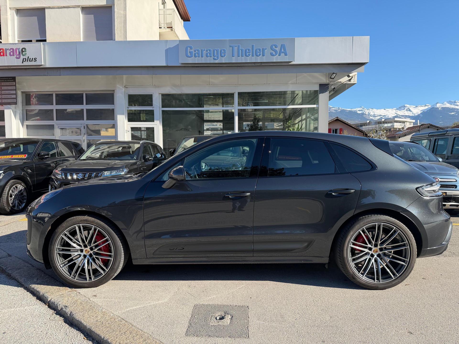 PORSCHE Macan GTS PDK-showroom-element-1