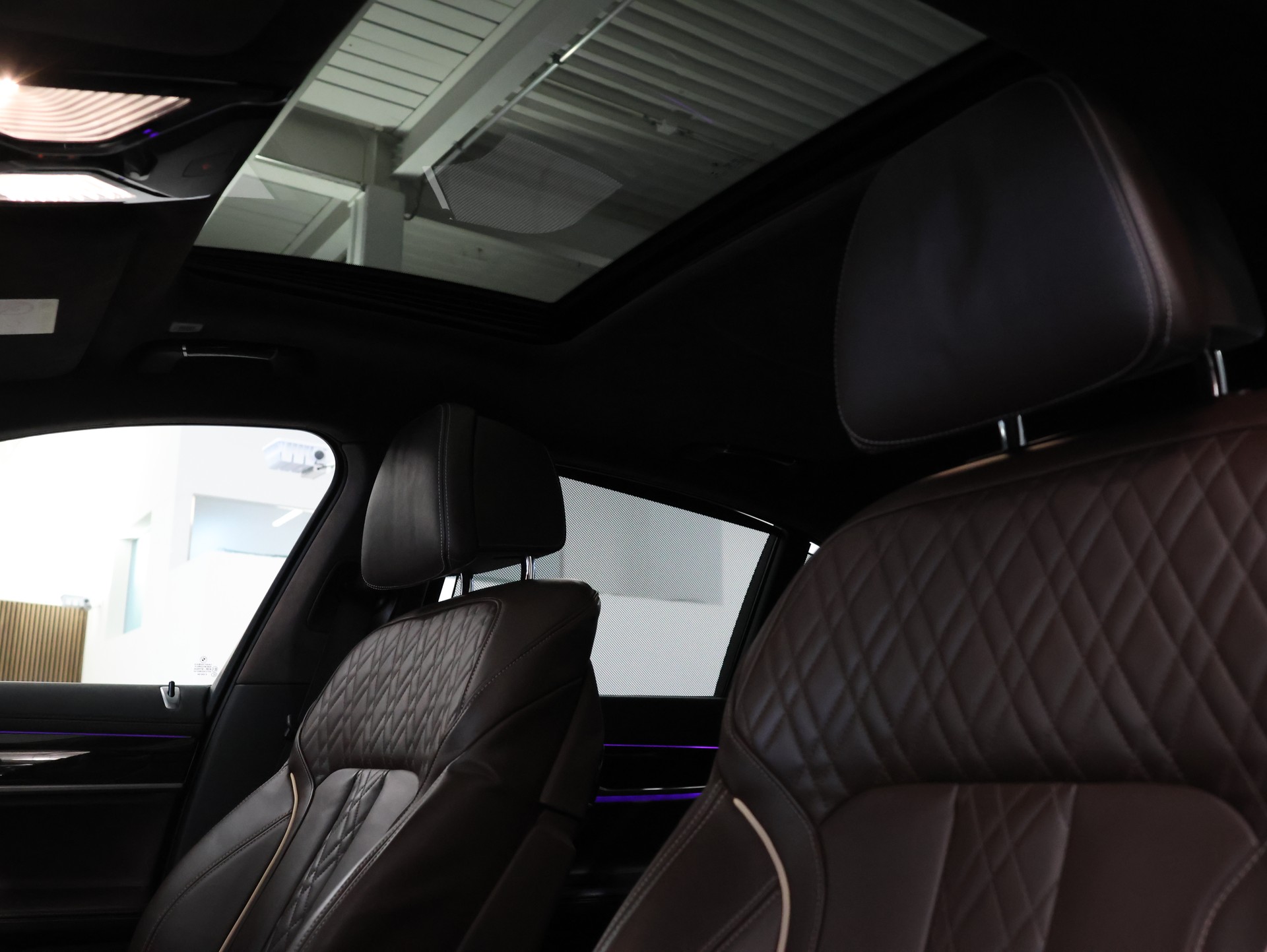 BMW 745e xDrive Steptronic *Harman/Kardon* *360 Kamera* *M-Packet*-image-18