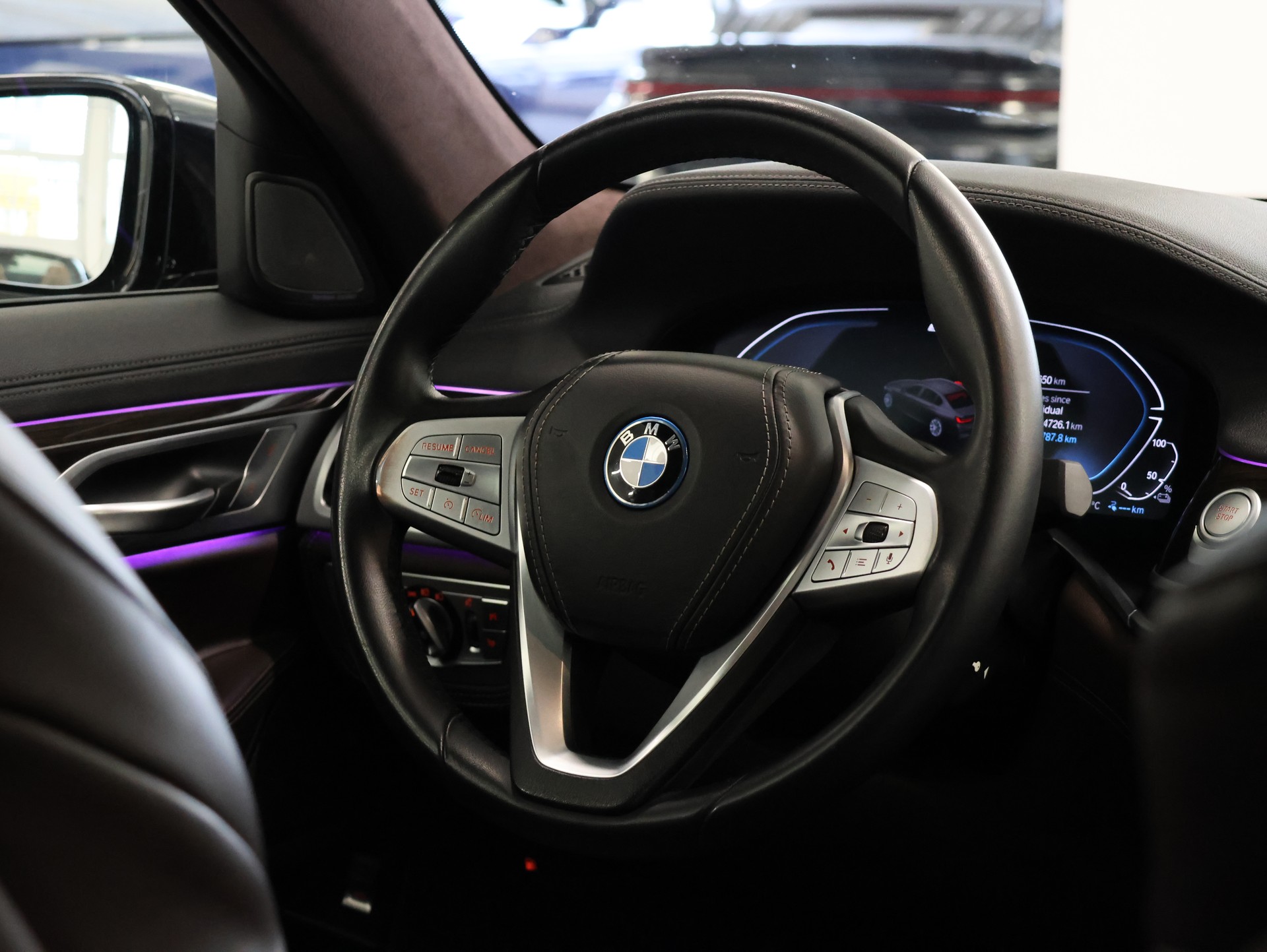 BMW 745e xDrive Steptronic *Harman/Kardon* *360 Kamera* *M-Packet*-image-38