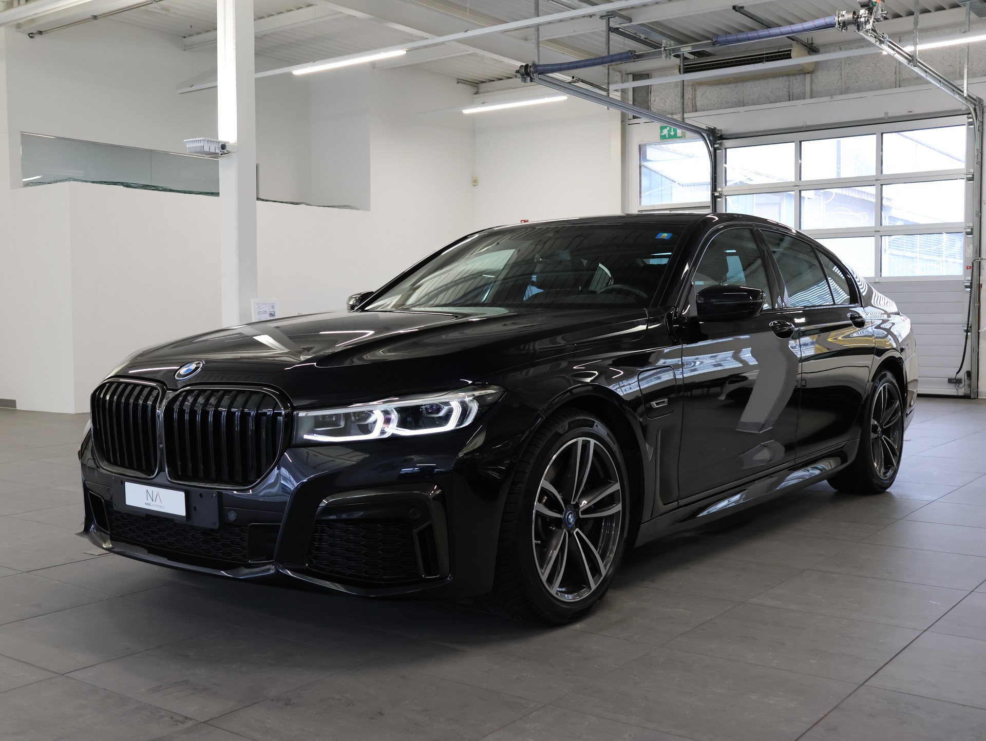 BMW 745e xDrive Steptronic *Harman/Kardon* *360 Kamera* *M-Packet*-showroom-element-3