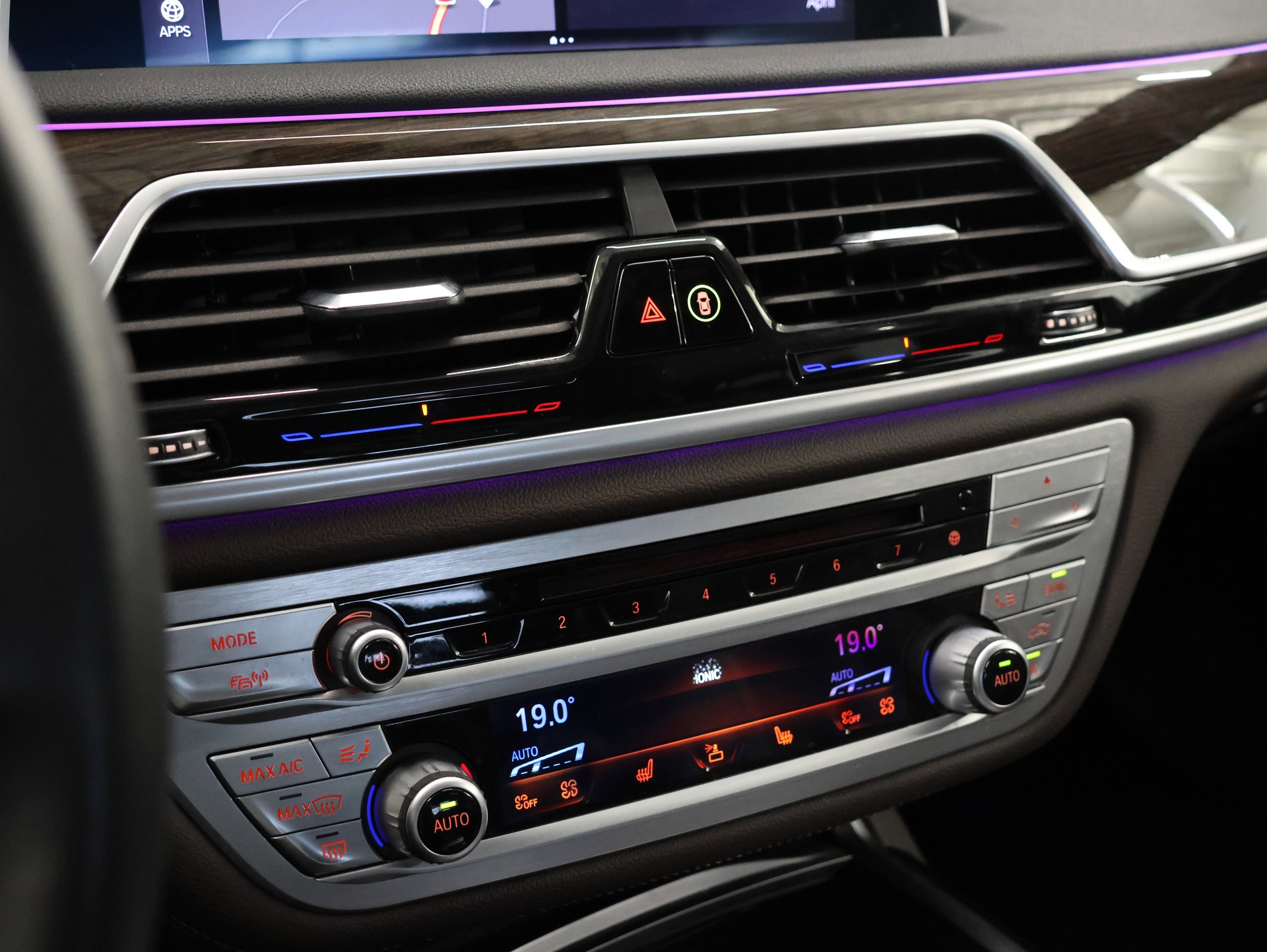 BMW 745e xDrive Steptronic *Harman/Kardon* *360 Kamera* *M-Packet*-image-27