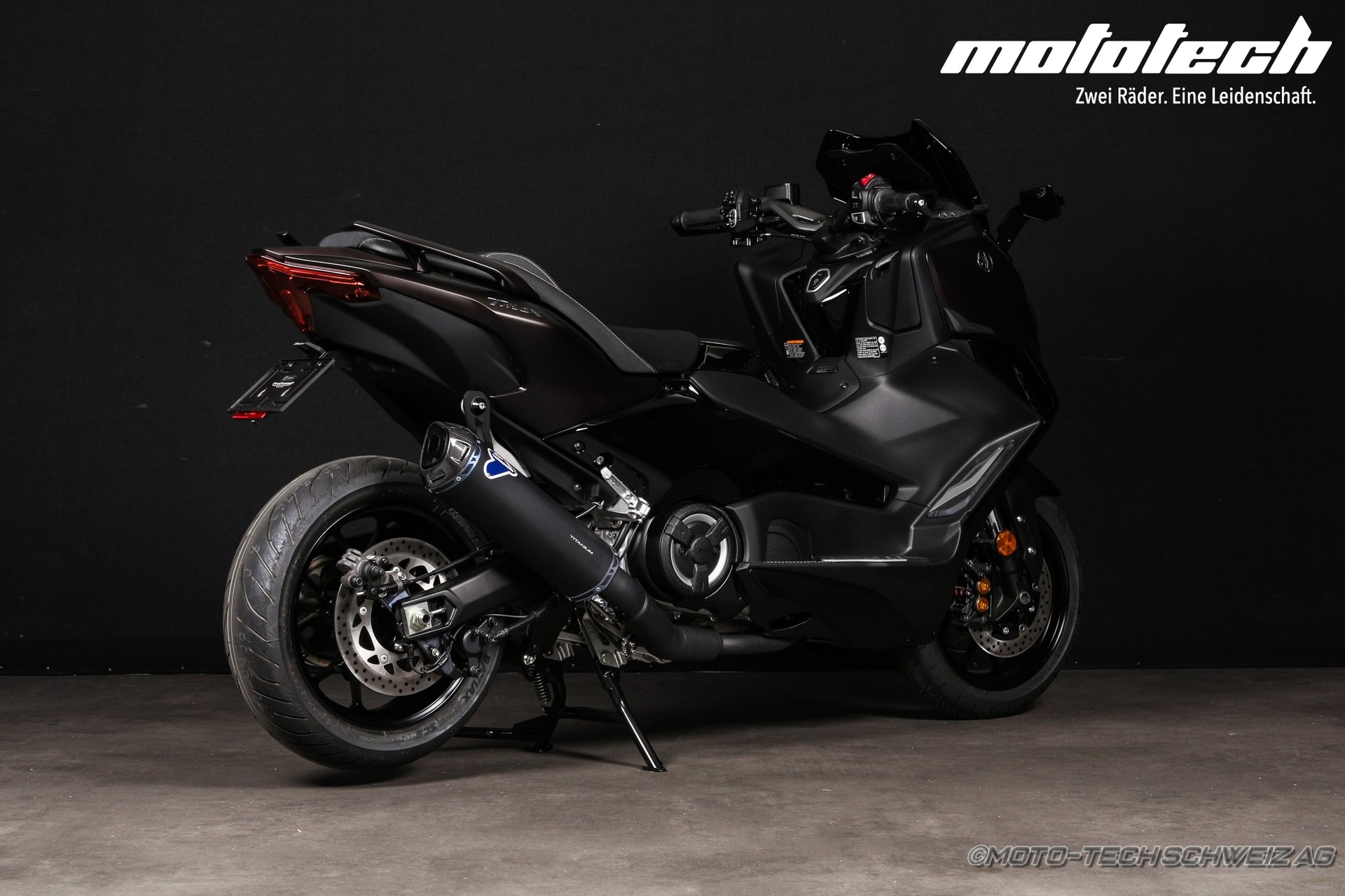 YAMAHA T-MAX Tech-Max 560-image-1