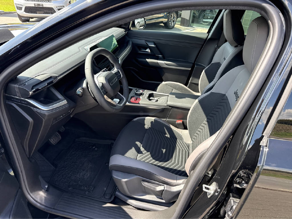 JEEP Compass 1.2 MHEV First Edition-image-8