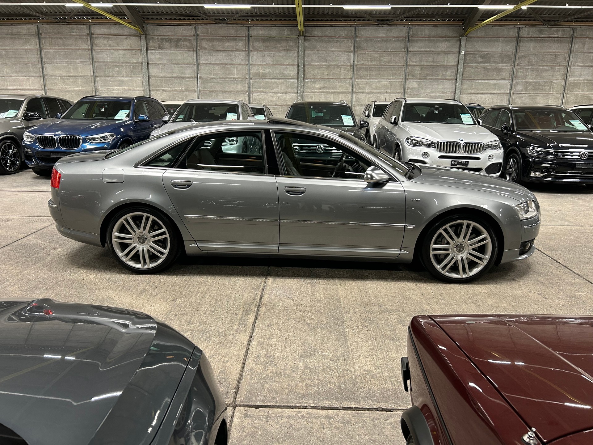 AUDI S8 5.2 V10 quattro tiptronic-showroom-element-2