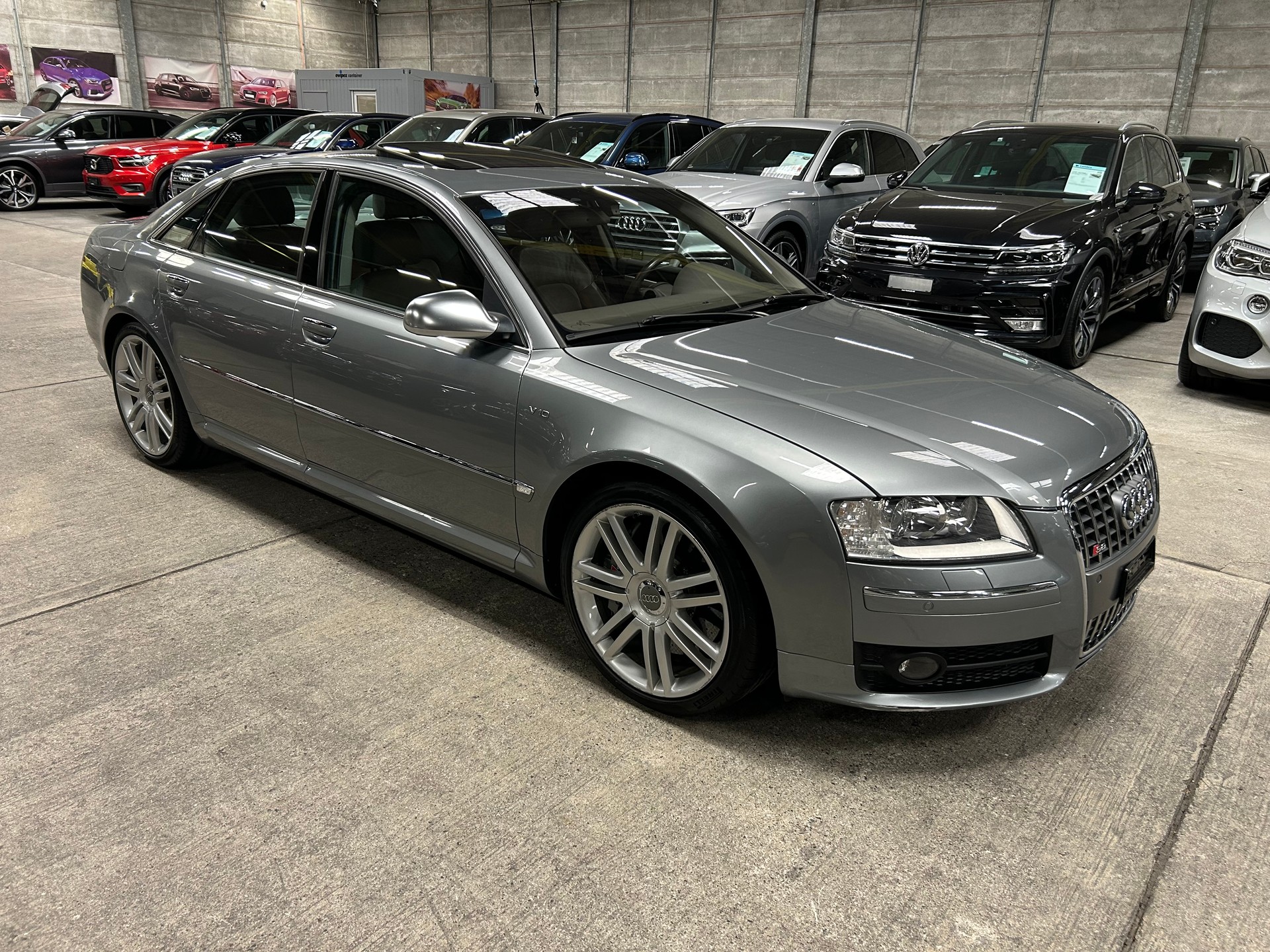 AUDI S8 5.2 V10 quattro tiptronic-showroom-element-1