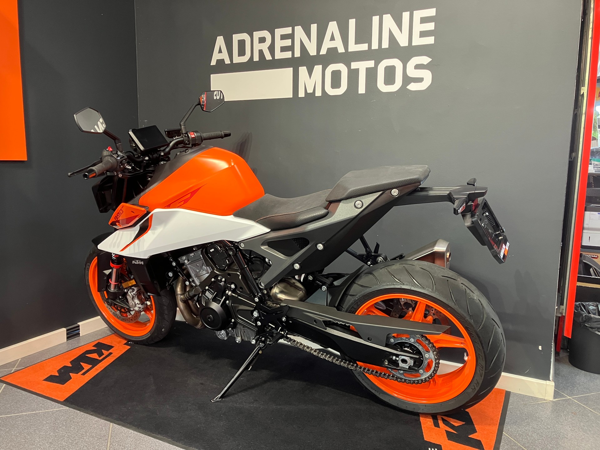 KTM 990 Duke-image-5