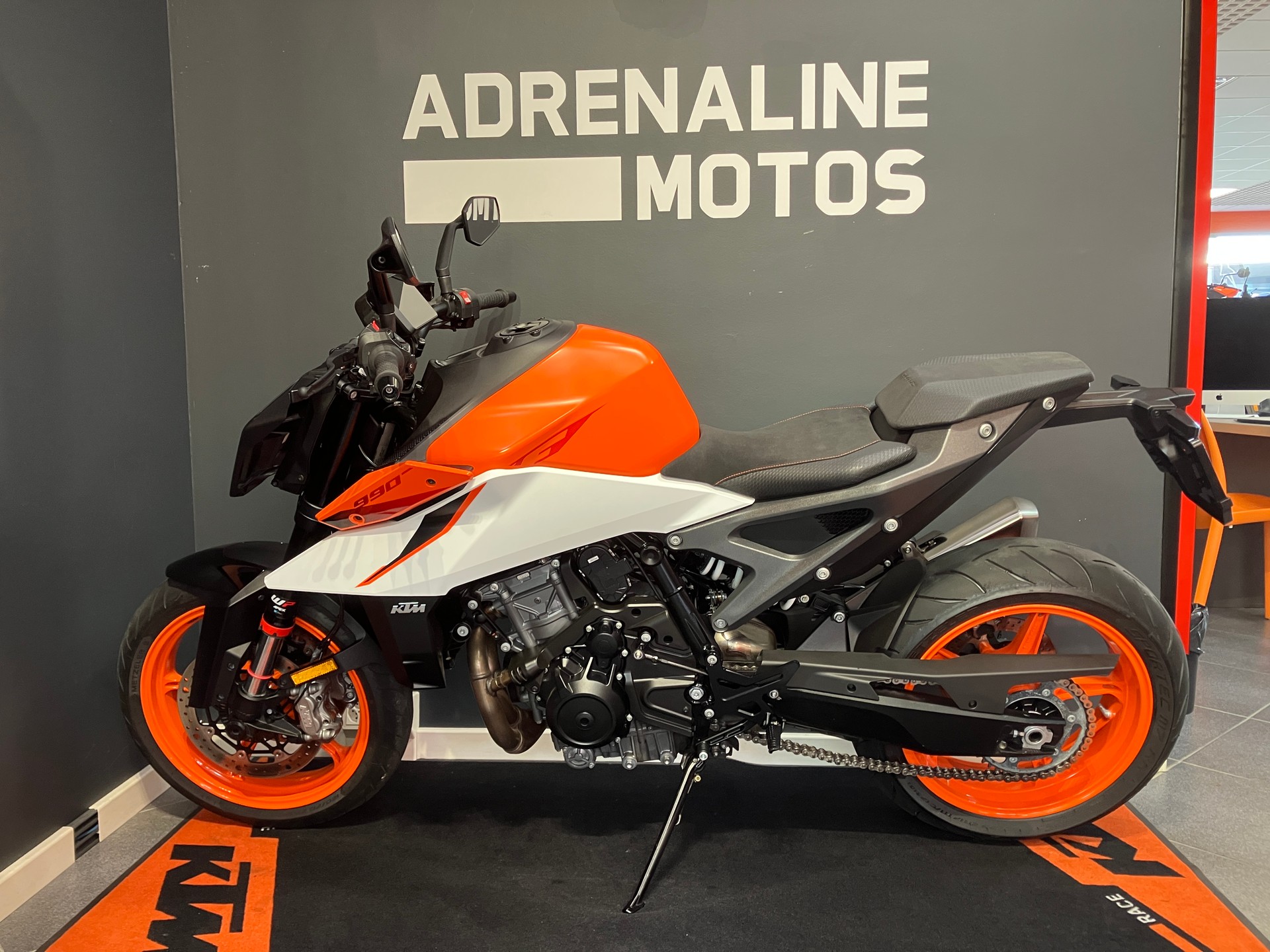 KTM 990 Duke-image-3