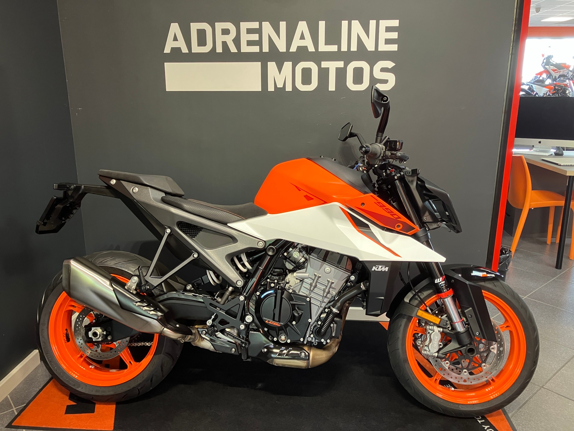 KTM 990 Duke-image-0