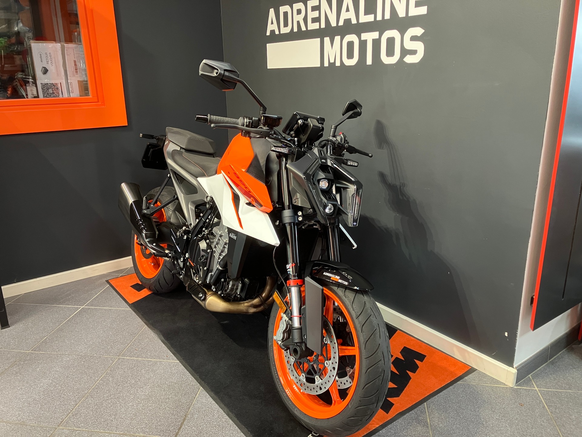 KTM 990 Duke-image-2