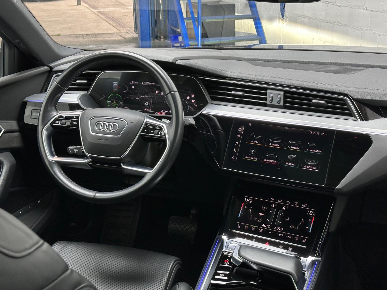 AUDI e-tron 55 Sportback S Line quattro-image-8