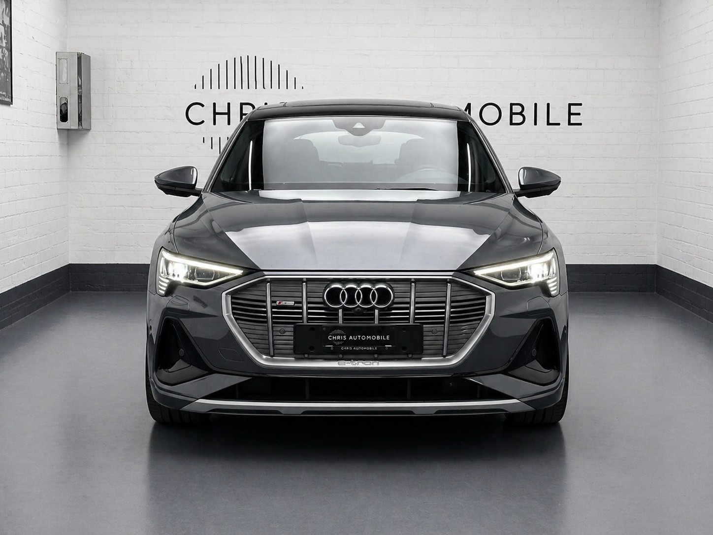 AUDI e-tron 55 Sportback S Line quattro-image-5