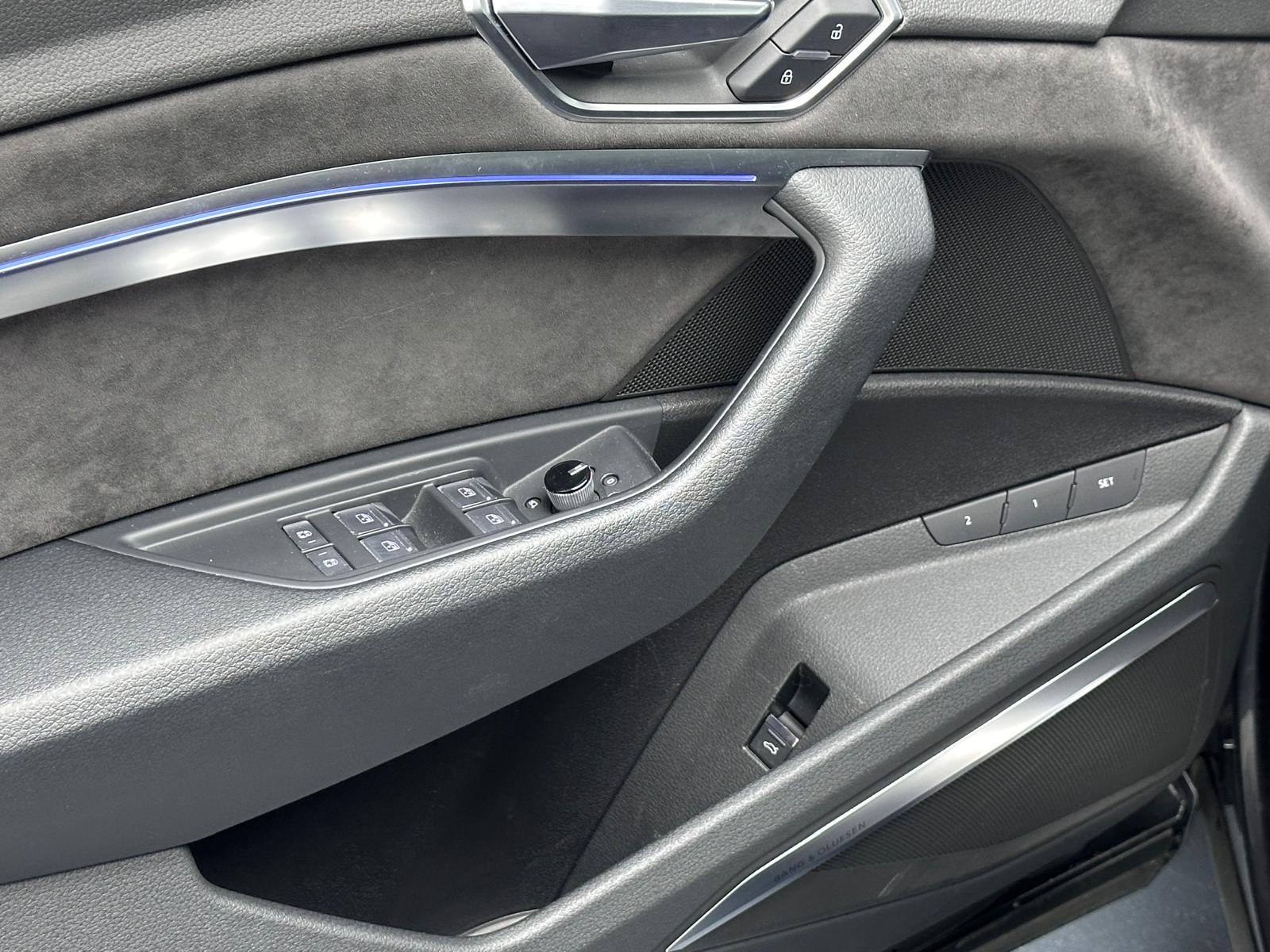 AUDI e-tron 55 Sportback S Line quattro-image-15