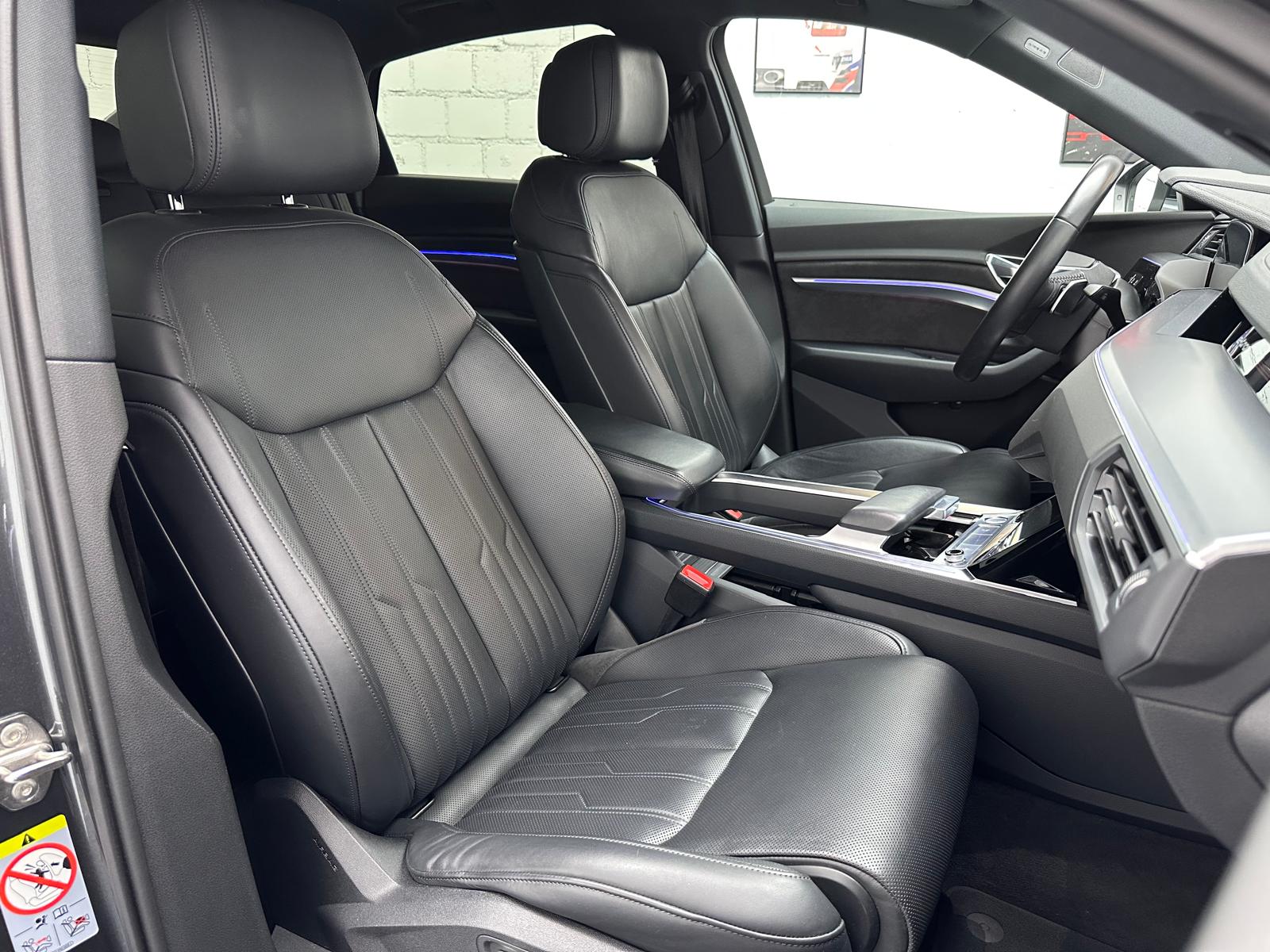 AUDI e-tron 55 Sportback S Line quattro-image-13