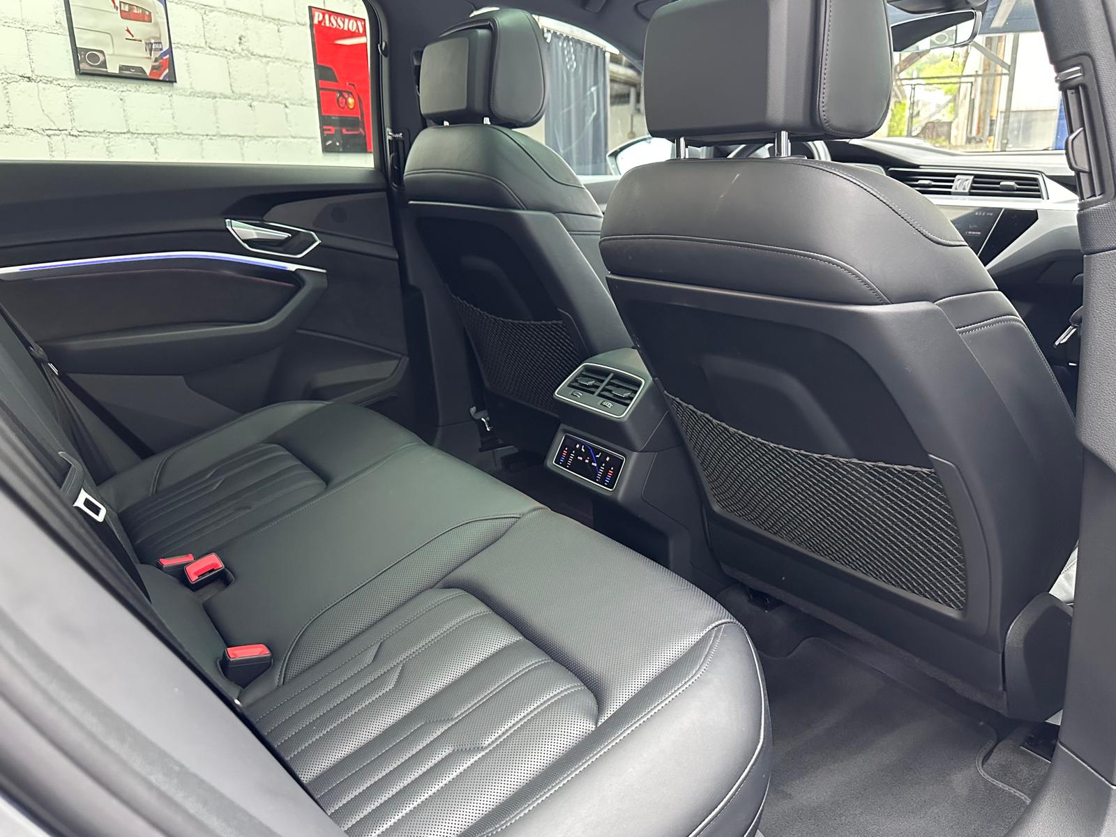 AUDI e-tron 55 Sportback S Line quattro-image-11
