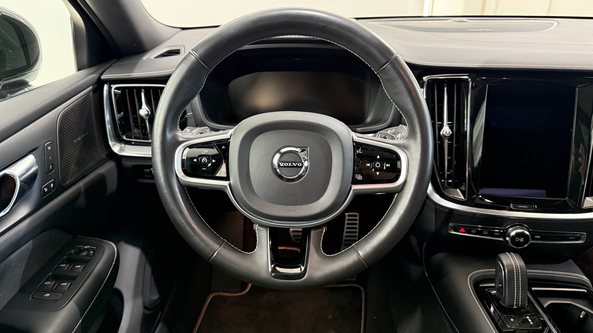 VOLVO S60 2.0 T8 TE Polestar eAWD-image-11