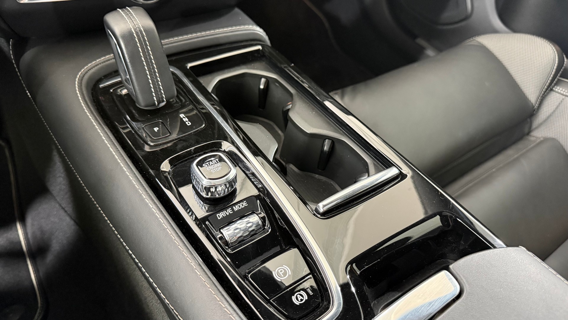 VOLVO S60 2.0 T8 TE Polestar eAWD-image-13