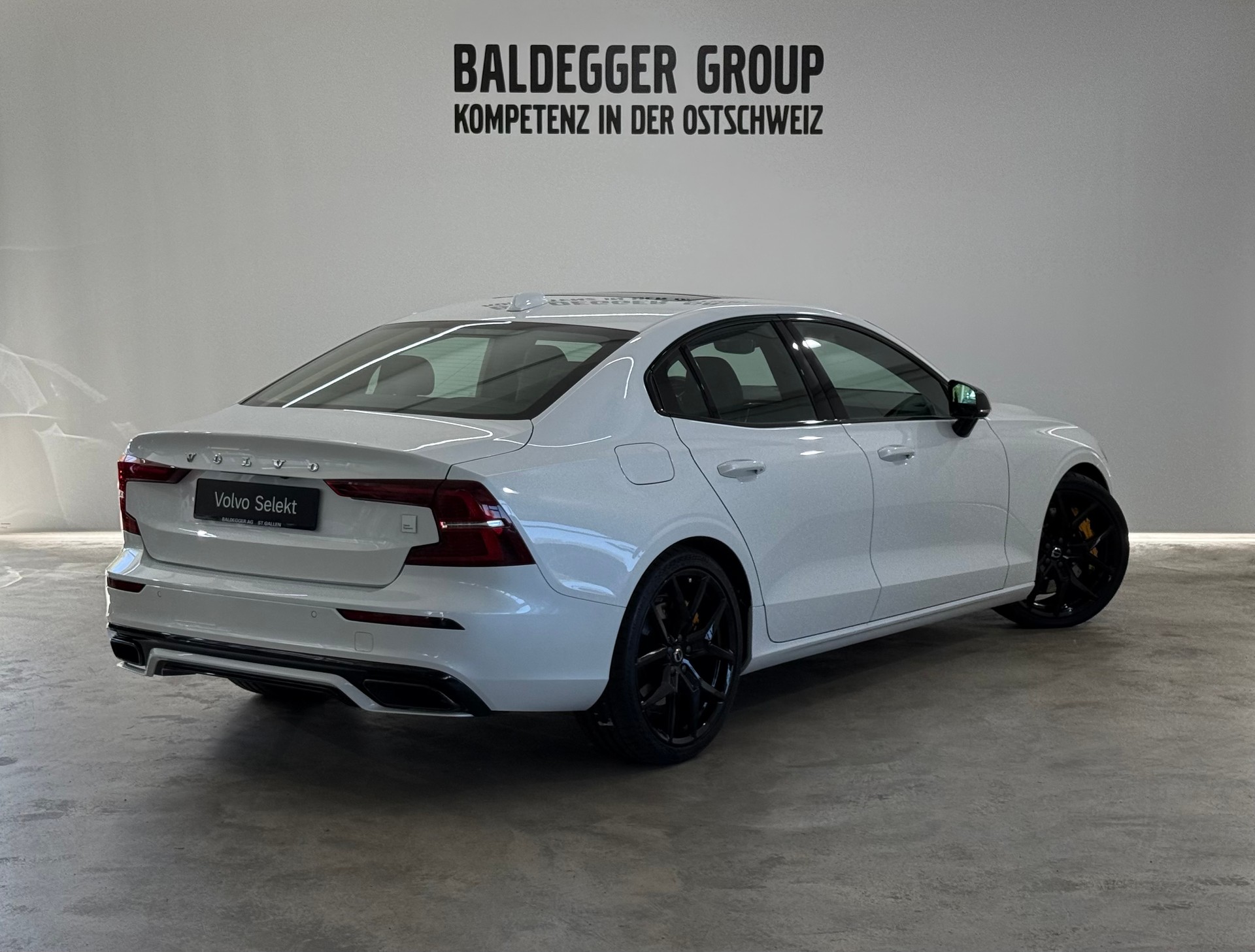 VOLVO S60 2.0 T8 TE Polestar eAWD-showroom-element-2