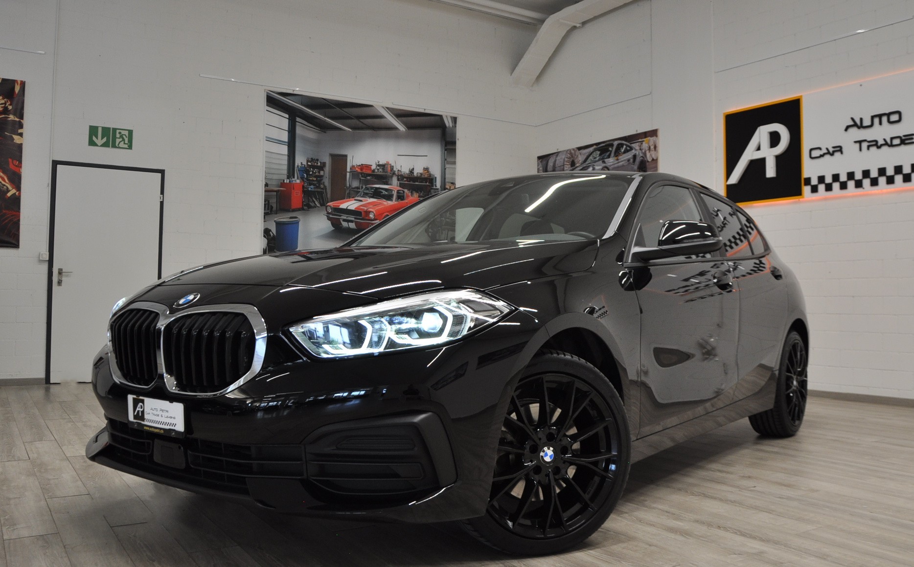 BMW 118i Fleet Edition Steptronic-showroom-element-2