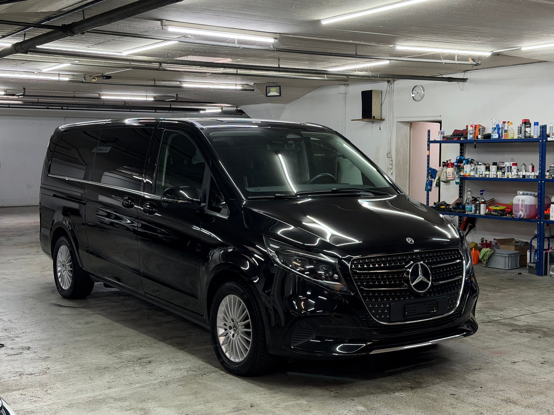MERCEDES-BENZ V 300 d extralang Avantgarde 4Matic 9G-Tronic-image-15