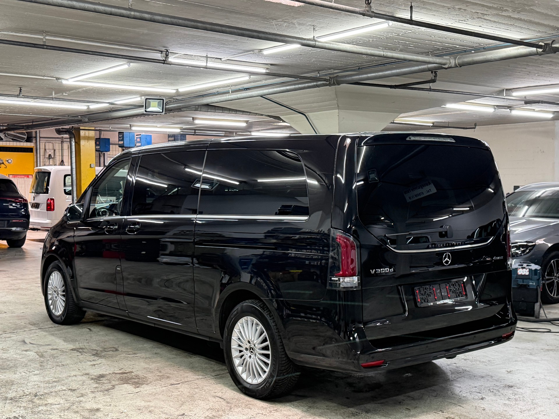 MERCEDES-BENZ V 300 d extralang Avantgarde 4Matic 9G-Tronic-image-1