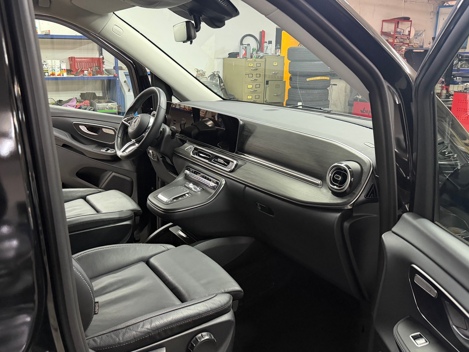 MERCEDES-BENZ V 300 d extralang Avantgarde 4Matic 9G-Tronic-image-10