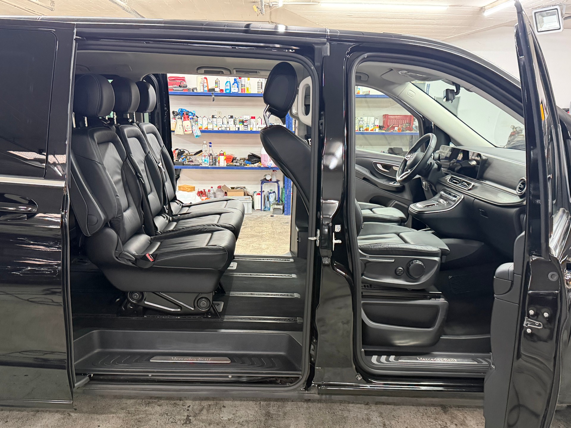 MERCEDES-BENZ V 300 d extralang Avantgarde 4Matic 9G-Tronic-image-9
