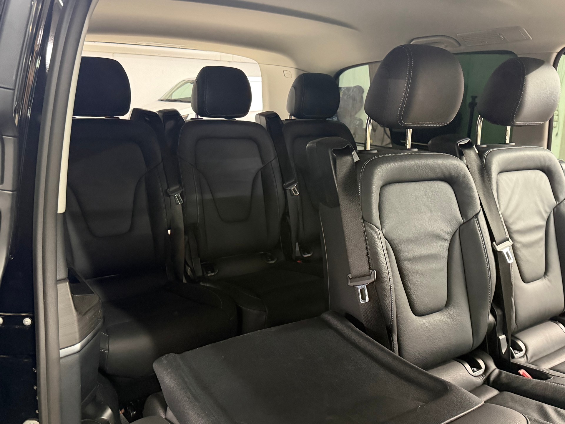 MERCEDES-BENZ V 300 d extralang Avantgarde 4Matic 9G-Tronic-image-13