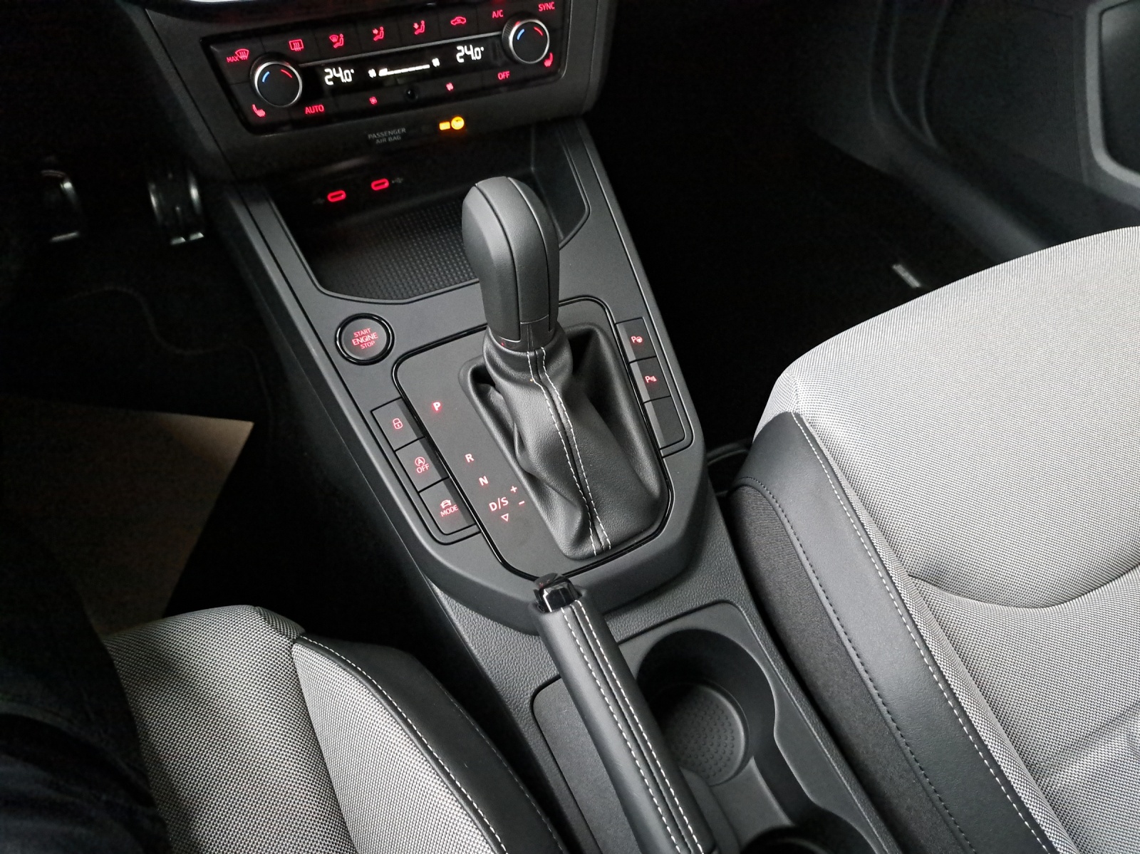 SEAT Arona 1.5 Eco TSI Move FR DSG-image-12