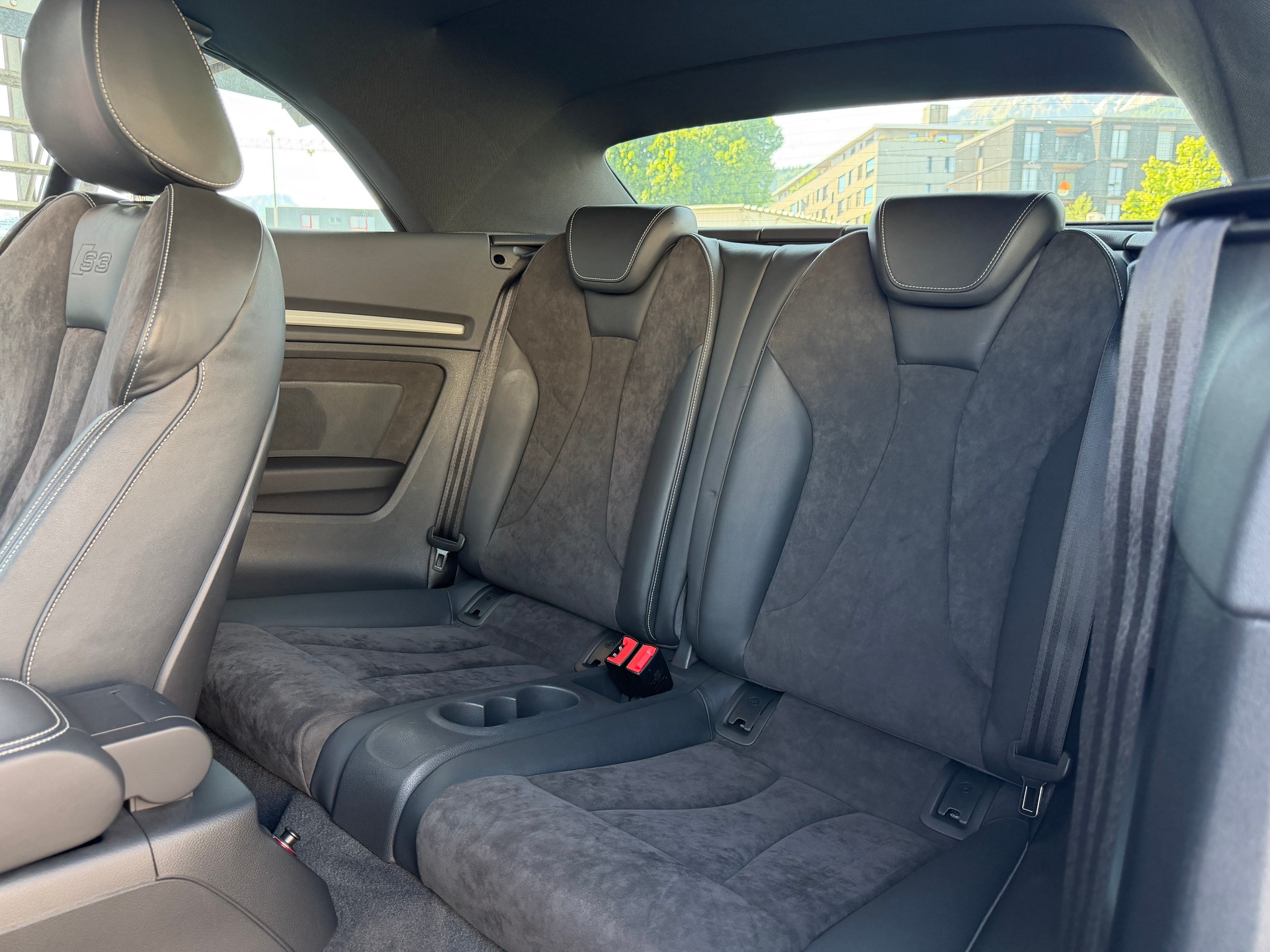 AUDI S3 Cabrio 2.0 TFSI quattro S-tronic-image-16