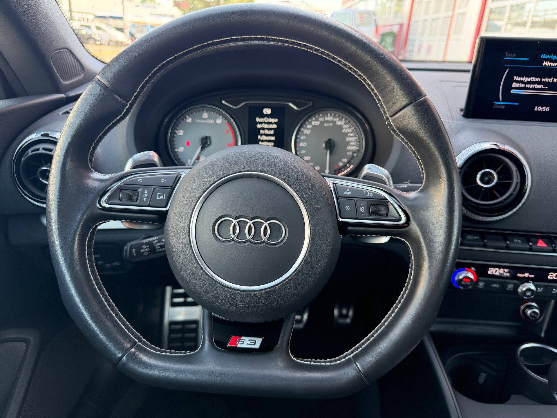 AUDI S3 Cabrio 2.0 TFSI quattro S-tronic-image-17